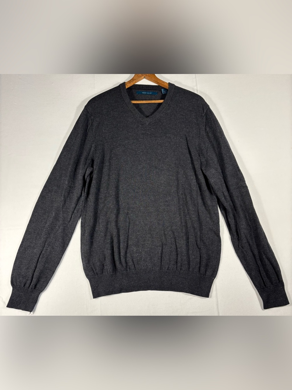 Perry Ellis Women’s Large Charcoal Gray V-Neck Long Sleeve Top